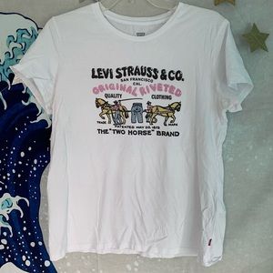 graphic Levi’s t-shirt